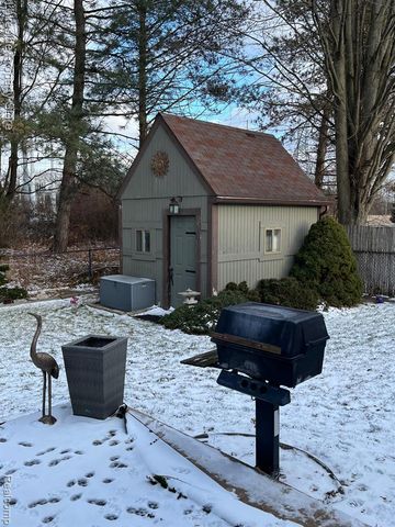 40430 Shakespeare Drive, Sterling Heights, MI 48313