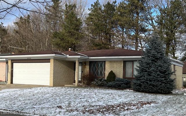 40430 Shakespeare Drive, Sterling Heights, MI 48313