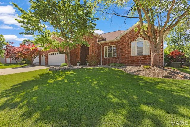 1322 Gerber Woods Drive, Edwardsville, IL 62025