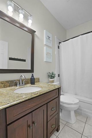 1322 Gerber Woods Drive, Edwardsville, IL 62025