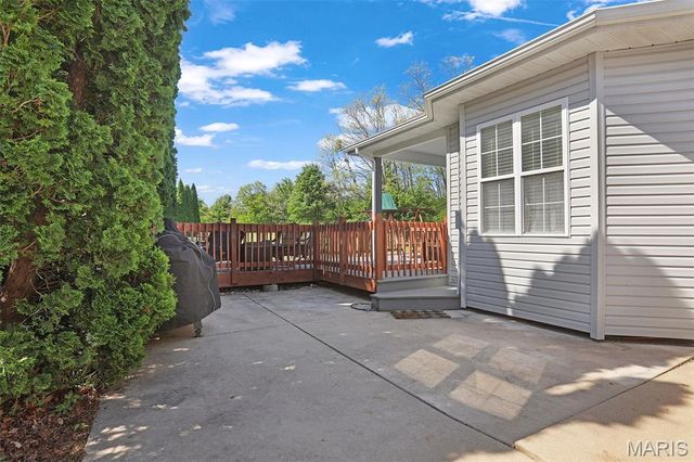 1322 Gerber Woods Drive, Edwardsville, IL 62025