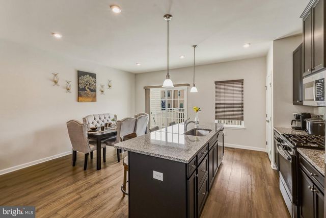 36 CONTINENTAL BLVD, Sicklerville, NJ 08081