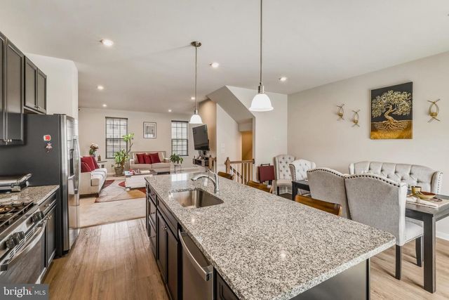 36 CONTINENTAL BLVD, Sicklerville, NJ 08081