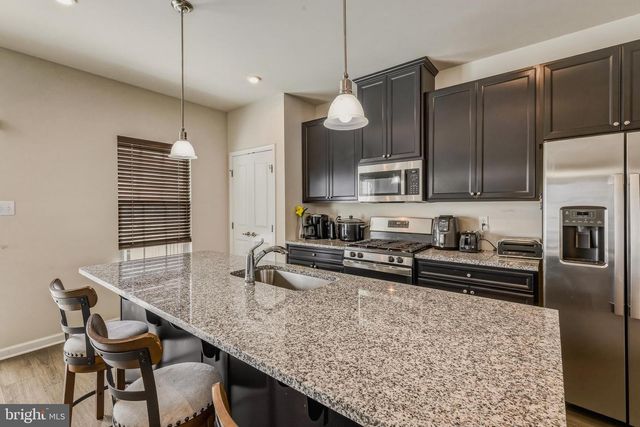 36 CONTINENTAL BLVD, Sicklerville, NJ 08081