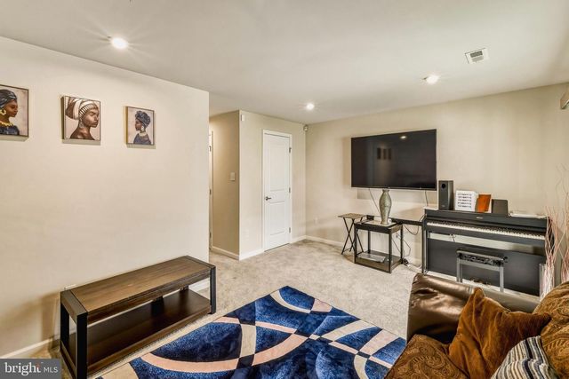 36 CONTINENTAL BLVD, Sicklerville, NJ 08081