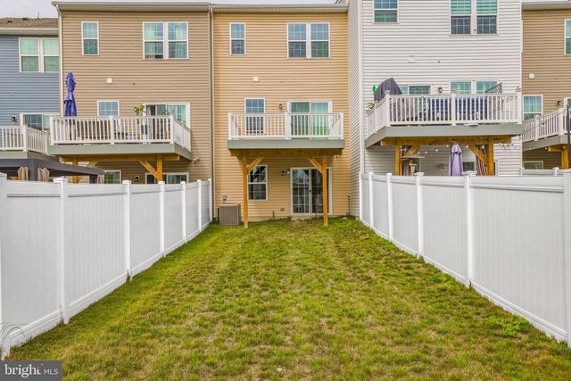 36 CONTINENTAL BLVD, Sicklerville, NJ 08081
