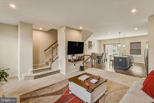 36 CONTINENTAL BLVD, Sicklerville, NJ 08081