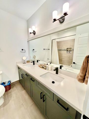 7713 Johanna Park Drive, Houston, TX 77055