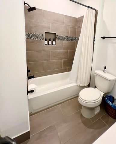 7713 Johanna Park Drive, Houston, TX 77055