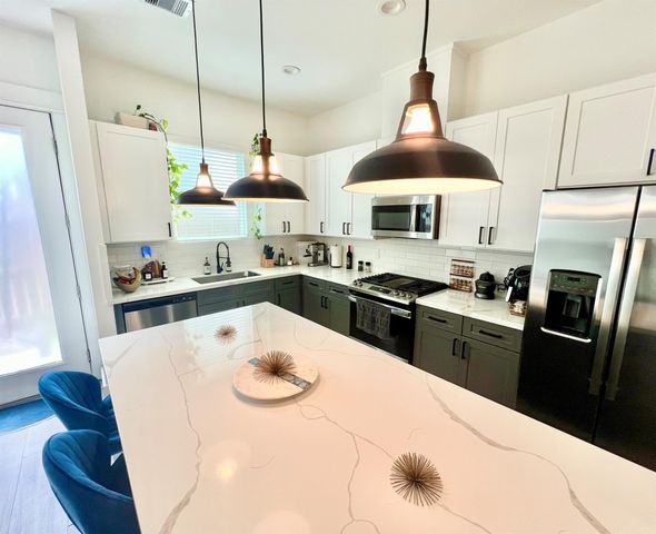 7713 Johanna Park Drive, Houston, TX 77055