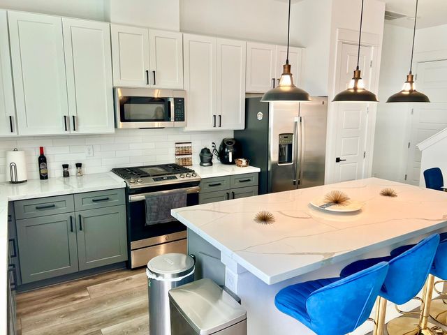 7713 Johanna Park Drive, Houston, TX 77055
