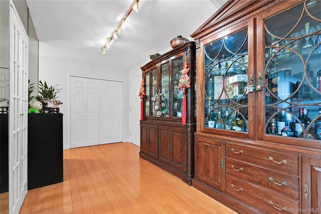 138-25 31 Drive 6L, Flushing, NY 11354 — photo 5