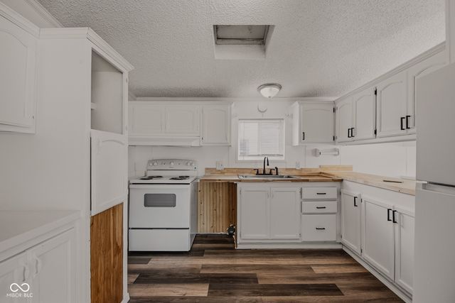 596 Glendale, Columbus, IN 47201