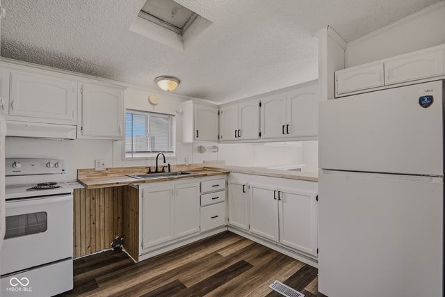 596 Glendale, Columbus, IN 47201