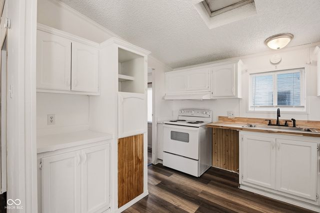 596 Glendale, Columbus, IN 47201