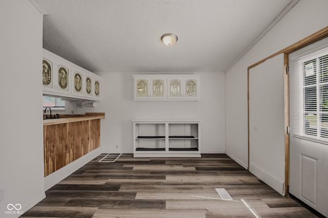 596 Glendale, Columbus, IN 47201