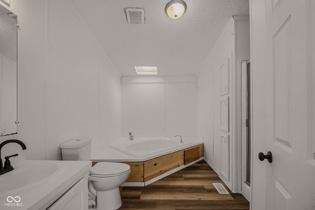 596 Glendale, Columbus, IN 47201