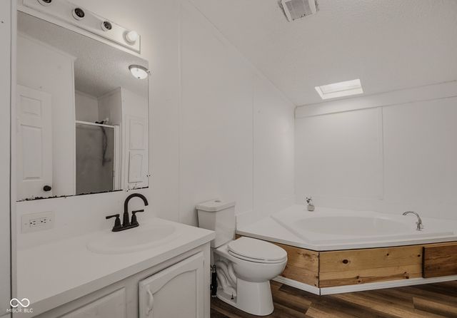 596 Glendale, Columbus, IN 47201