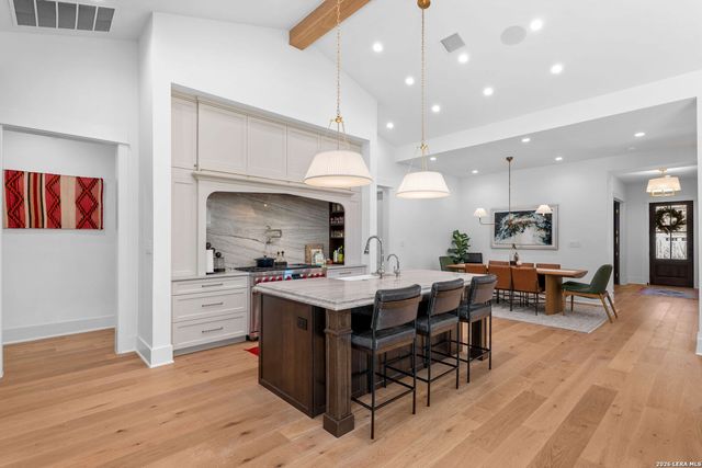 808 Canterbury Hill, San Antonio, TX 78209