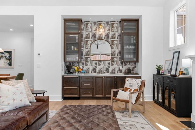 808 Canterbury Hill, San Antonio, TX 78209