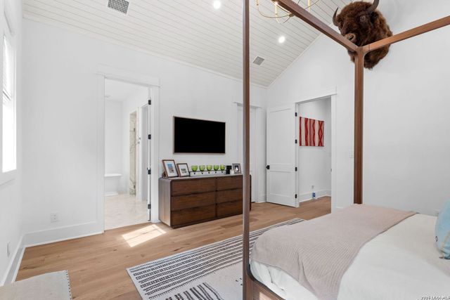 808 Canterbury Hill, San Antonio, TX 78209