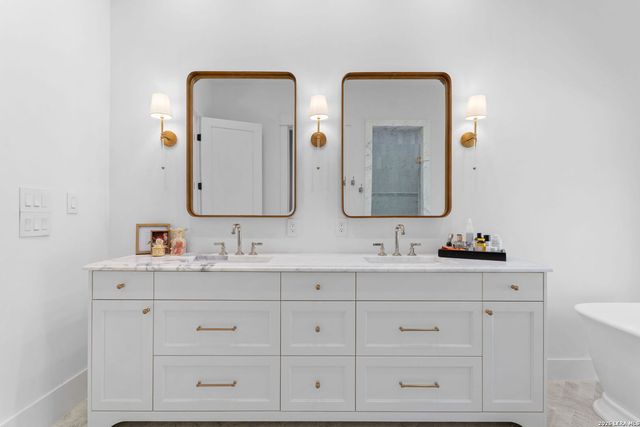 808 Canterbury Hill, San Antonio, TX 78209