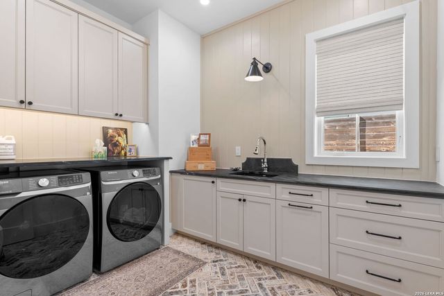 808 Canterbury Hill, San Antonio, TX 78209