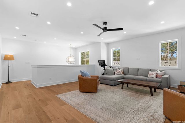 808 Canterbury Hill, San Antonio, TX 78209