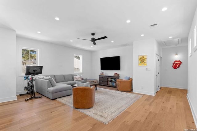 808 Canterbury Hill, San Antonio, TX 78209