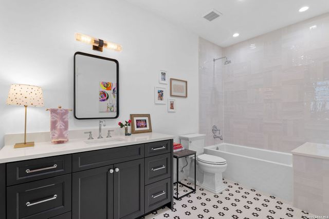 808 Canterbury Hill, San Antonio, TX 78209