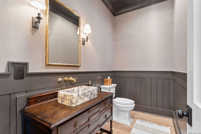 808 Canterbury Hill, San Antonio, TX 78209