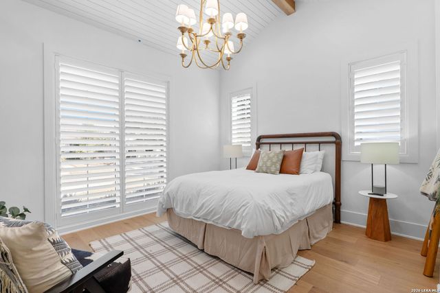 808 Canterbury Hill, San Antonio, TX 78209