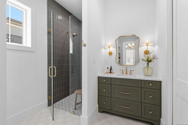 808 Canterbury Hill, San Antonio, TX 78209