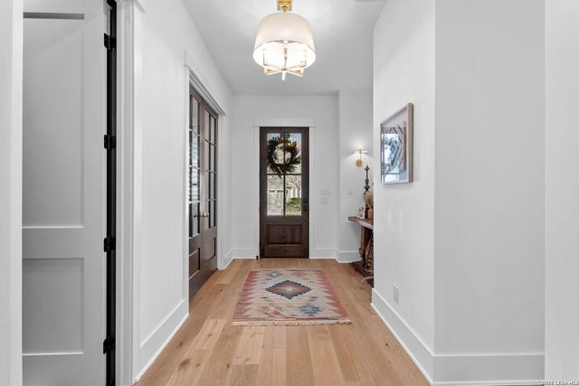 808 Canterbury Hill, San Antonio, TX 78209