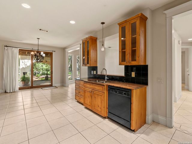 557 Apex Avenue, New Braunfels, TX 78132