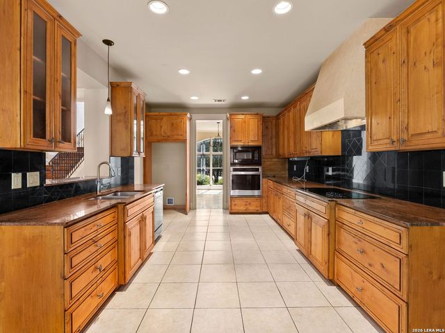 557 Apex Avenue, New Braunfels, TX 78132