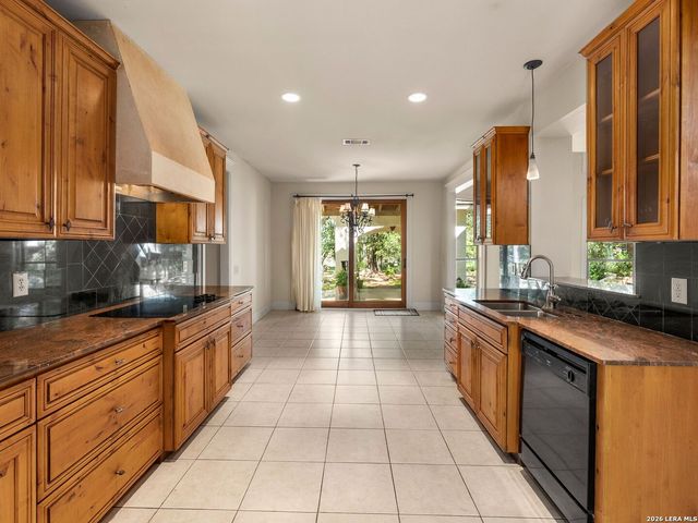 557 Apex Avenue, New Braunfels, TX 78132
