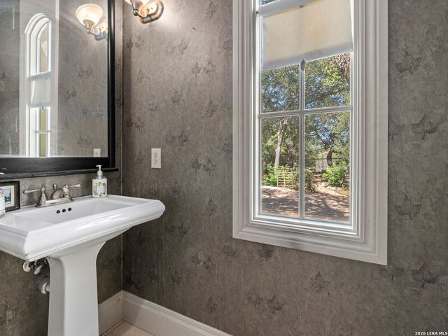 557 Apex Avenue, New Braunfels, TX 78132