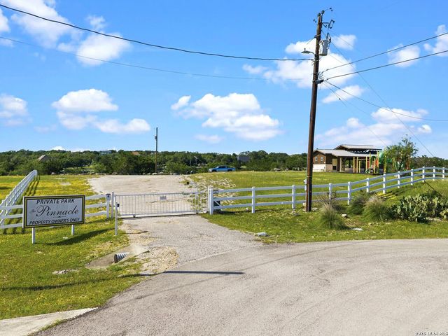 557 Apex Avenue, New Braunfels, TX 78132