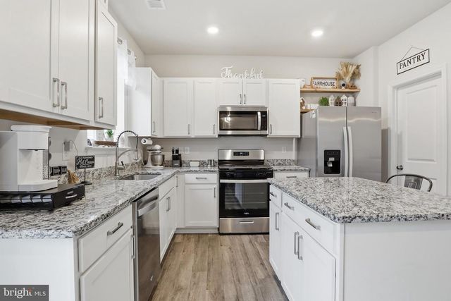 4301 BRENT DR, Spring Grove, PA 17362