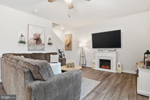 4301 BRENT DR, Spring Grove, PA 17362