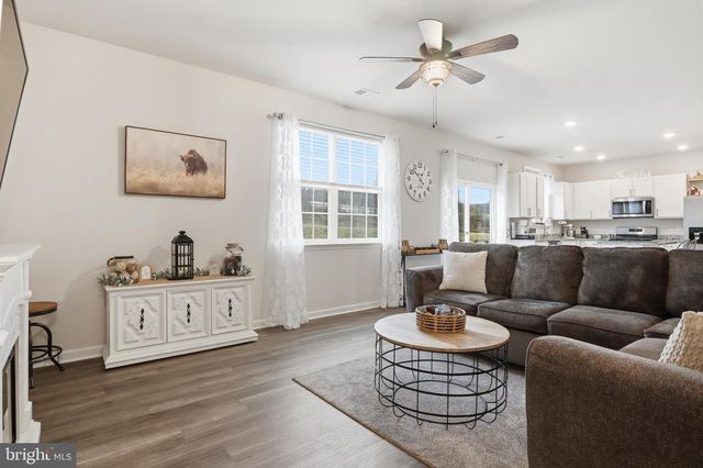 4301 BRENT DR, Spring Grove, PA 17362