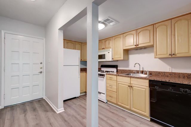 1725 Toomey RD 311, Austin, TX 78704