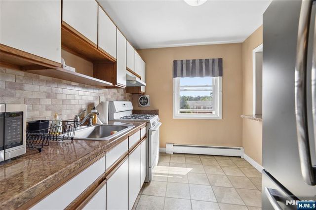 35 Knox Terrace 2C, Wayne, NJ 07470