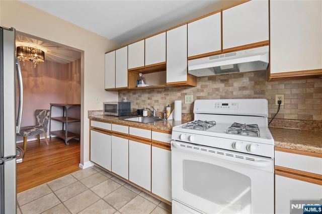 35 Knox Terrace 2C, Wayne, NJ 07470
