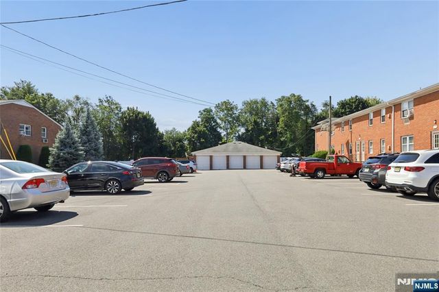 35 Knox Terrace 2C, Wayne, NJ 07470