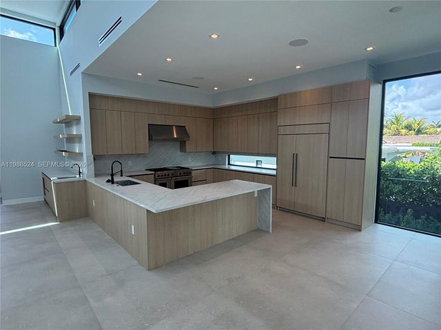 2161 NE 124th Street, North Miami, FL 33181