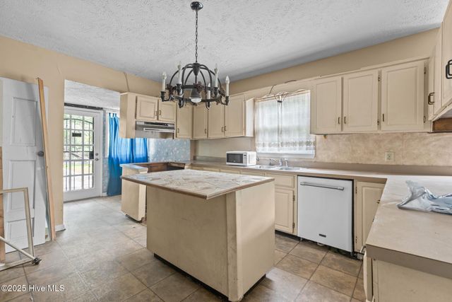 318 Spring Street, Hamlet, NC 28345