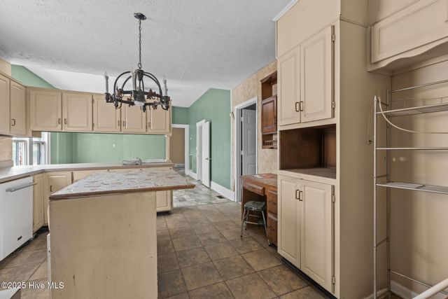 318 Spring Street, Hamlet, NC 28345