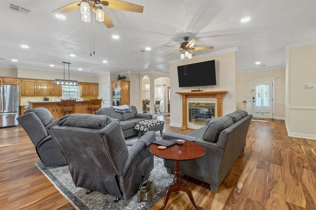 858 Ginny, Sulphur, LA 70663